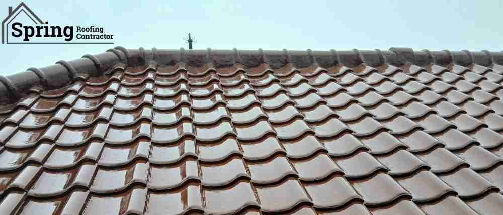 Tiling a Roof with Clay Tiles